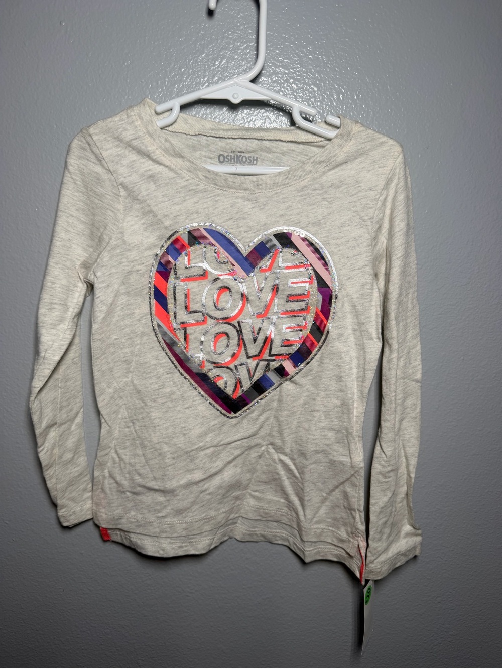 OshKosh B'gosh Cream Long-Sleeve Tee with Colorful Heart Graphic